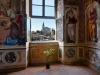 A plant inside a building in Todi © Steve McCurry