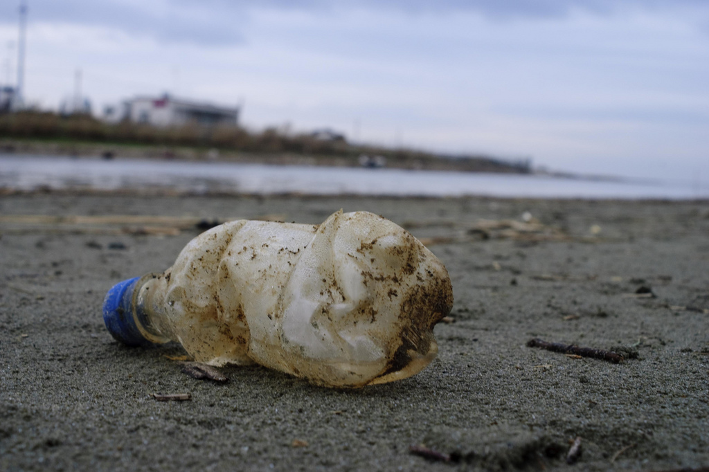 L'analisi di Goletta Verde e Accademia del Leviatano: il 95% dei rifiuti nel Mar Tirreno è costituito da plastica