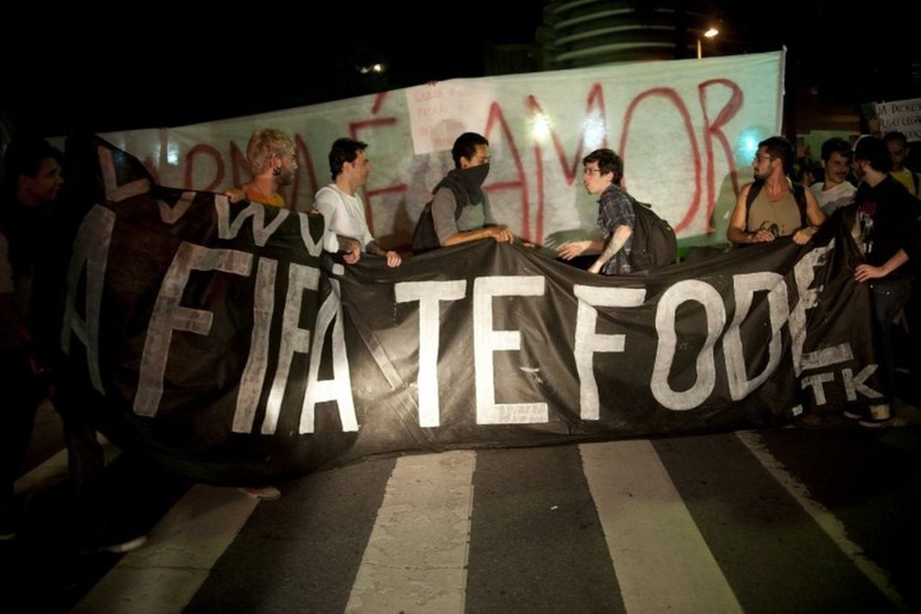 Proteste contro la FIFA in Brasile