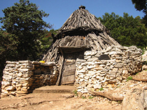 Un tipico Cuile del Supramonte di Dorgali (foto della cooperativa Ghivine)
