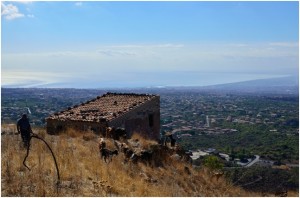 Veduta di Mascalucia e del Golfo di Catania dal Monte Mompilieri