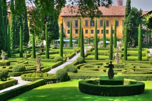 Giardino Giusti (www.inautogarda.com)