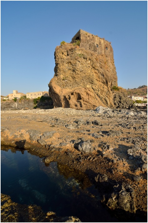 Il castello normanno di Acicastello