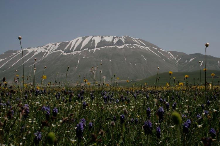 le-vette-e-il-territorio-del-parco-nazionale-dei-monti-sibillini-norcia-umbria