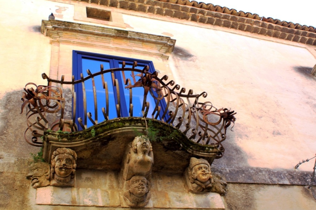 Tipico balcone siciliano