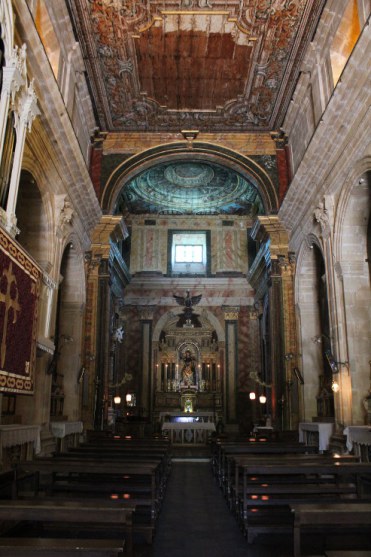 L’interno della chiesa – www.genteinviaggio.it