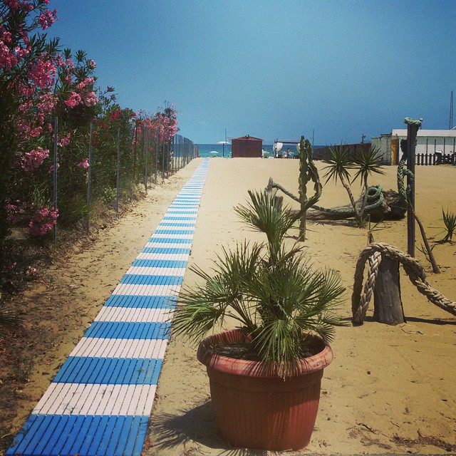 Uno degli ingressi alla Playa di Catania