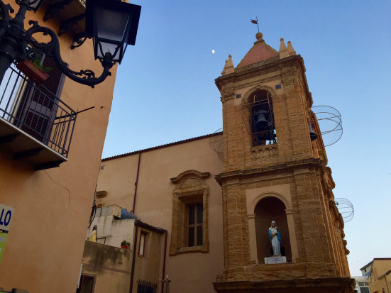 04. Le chiese sbucano a ogni angolo