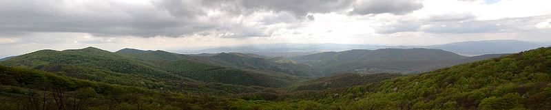 800px-Panorama_dall'alpe_della_luna