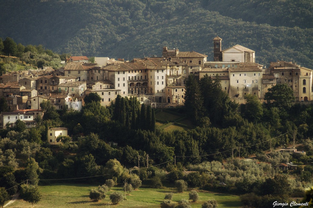 Castelnuovo di Farfa (www.italiainfoto.com)