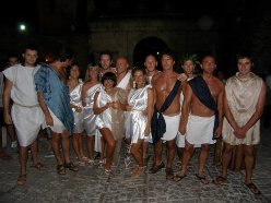 Scene di vita in costumi romani, foto tratta da www.umbriatouring.it