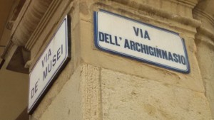 via dell'archiginnasio bologna