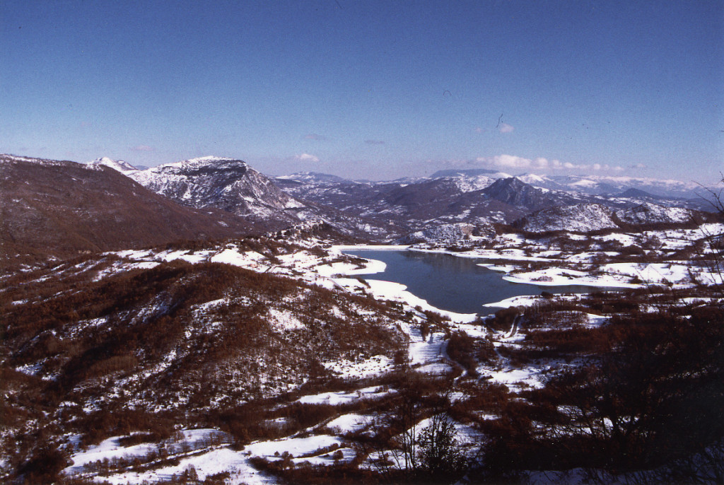 Lago_CastelSanVincenzo_inverno