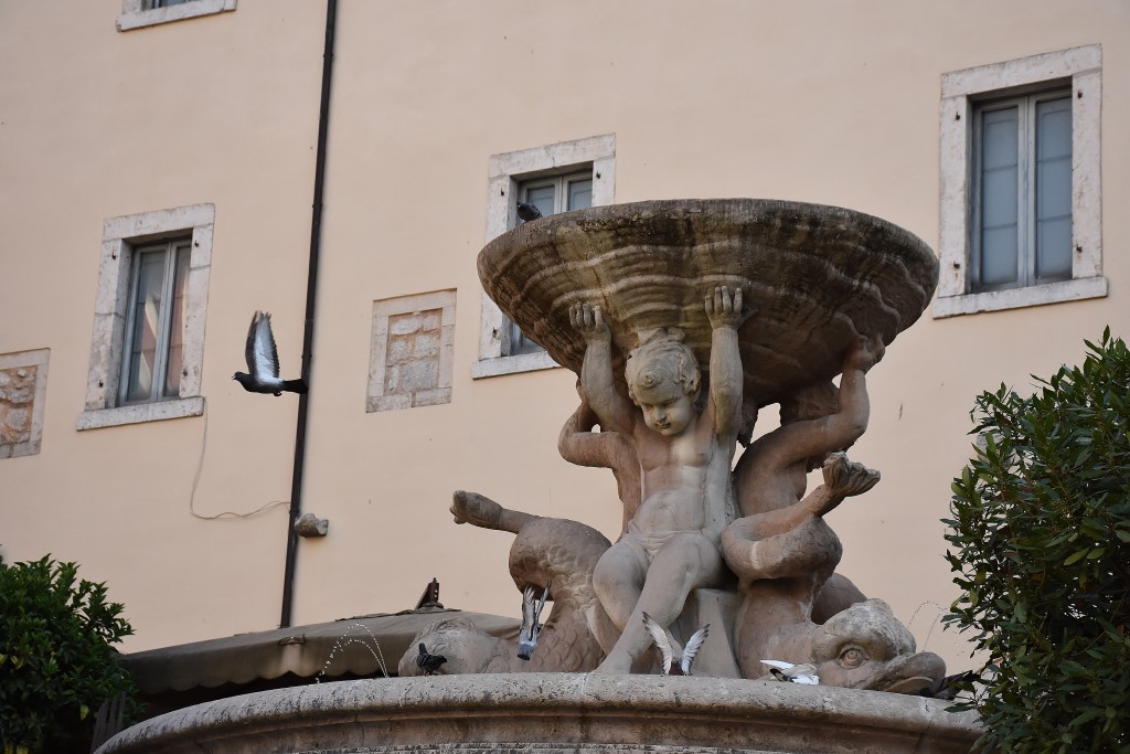 Fontana dei delfini